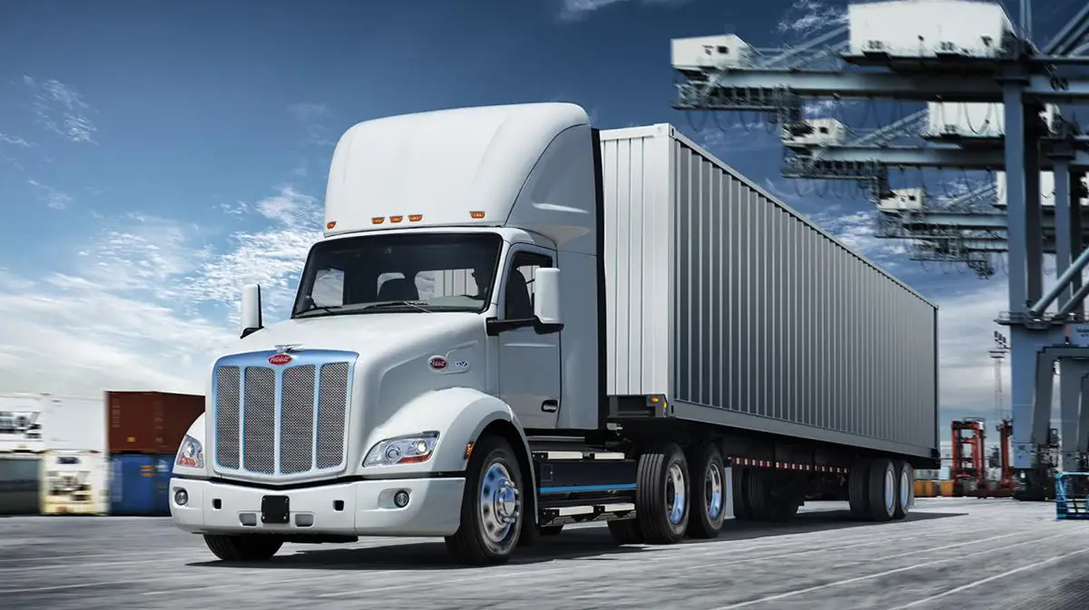 Peterbilt Model 579EV Drives on Highway